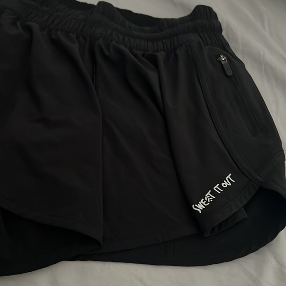 Lululemon Barry’s Limited Edition Black Tracker Shorts - Picture 2 of 2